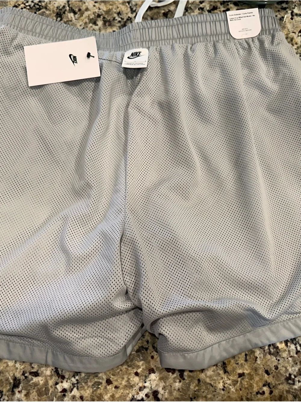 Nike Men's Woven Flow Shorts, size large. NEW